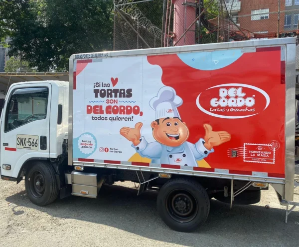 Publicidad vehicular 270