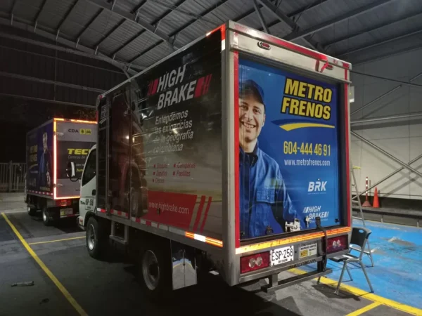 Publicidad vehicular 275